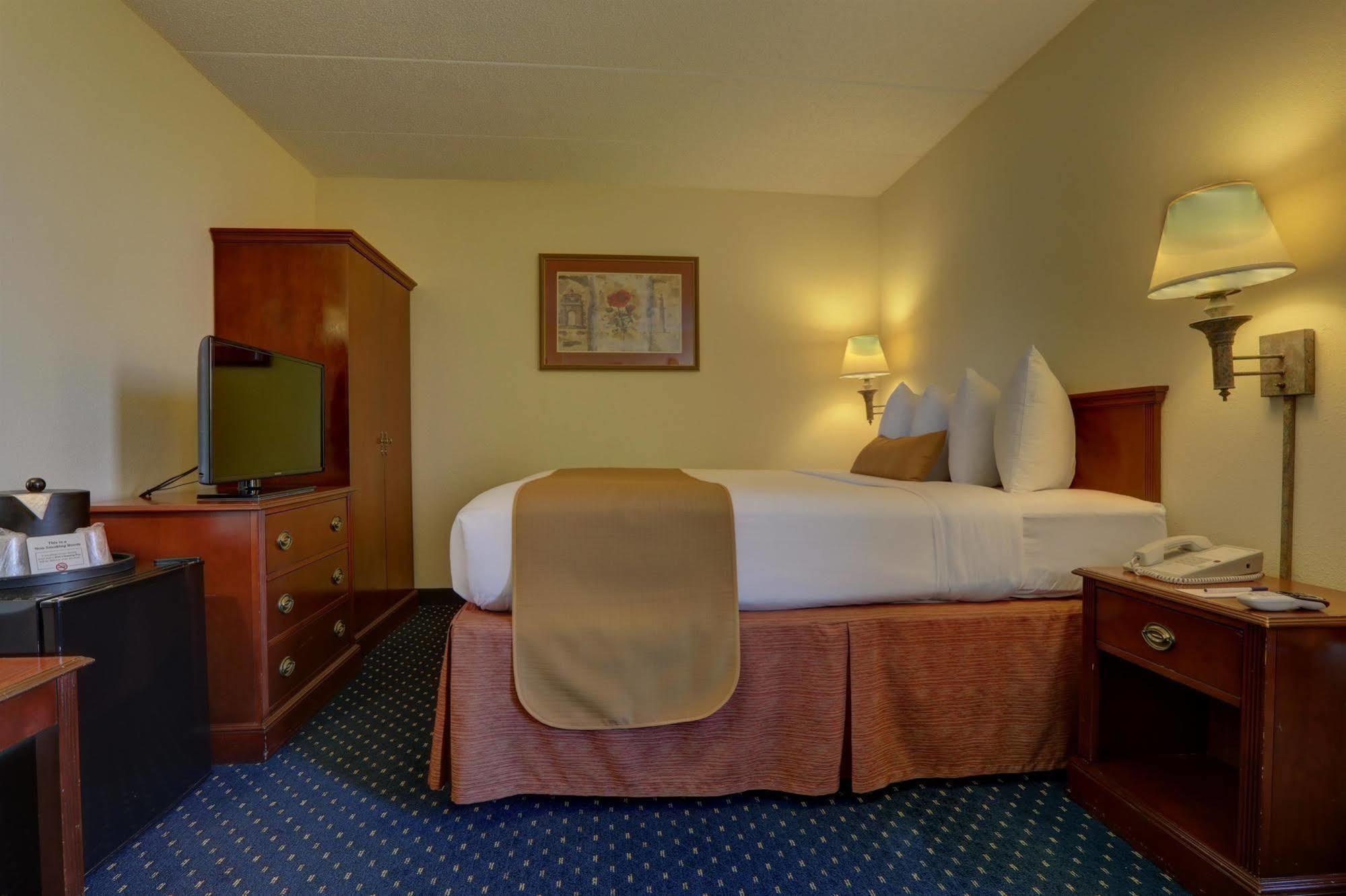 Surestay Plus Hotel By Best Western Chicago Lombard Esterno foto